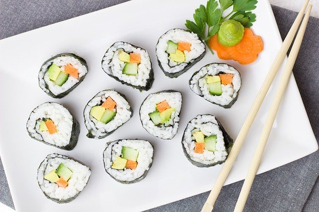 Sushi jako tradycyjna potrawa kuchni japońskiej