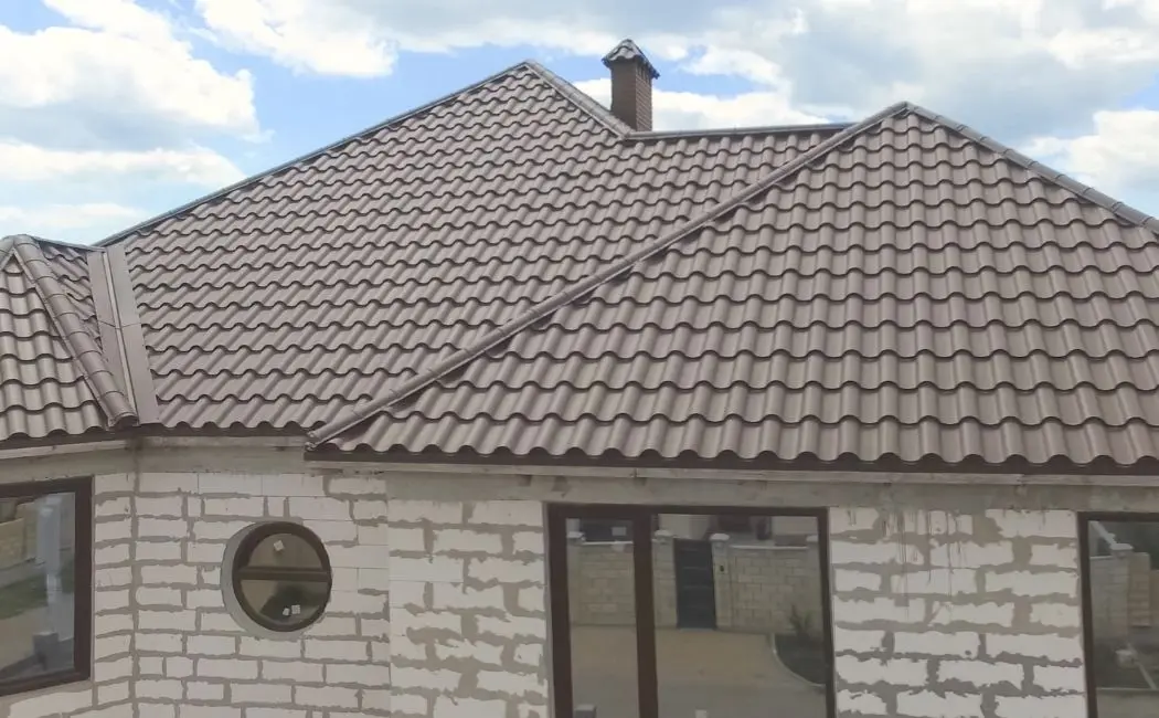 Blacha dachowa - jakie pokrycie dachu wybrać?