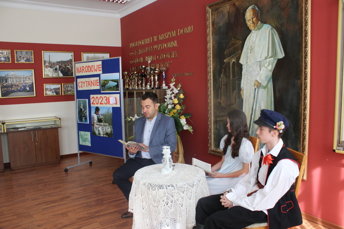 Łomżyńskie szkoły czytają „Nad Niemnem”