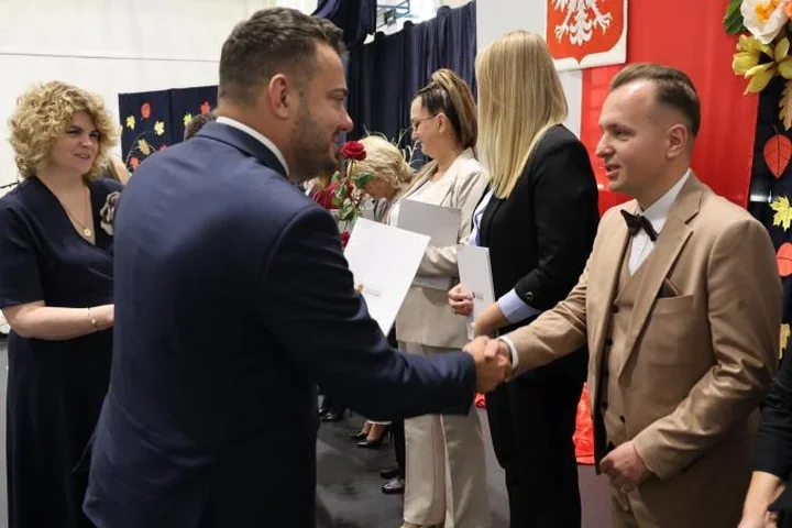 53 nauczycieli z nagrodami prezydenta Łomży. Są nazwiska