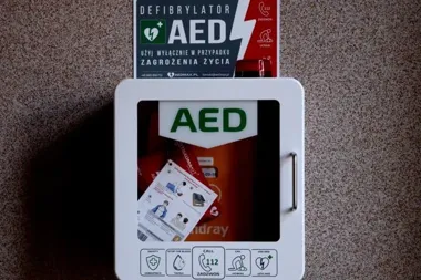 Defibrylatory trafią do szkół i Parku Wodnego – projekt z Budżetu Obywatelskiego