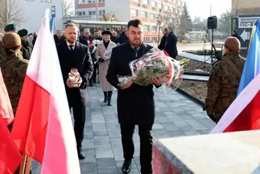 Uroczystości ku czci Niezłomnych – od ceremonii pod pomnikiem po mszę i drogę krzyżową
