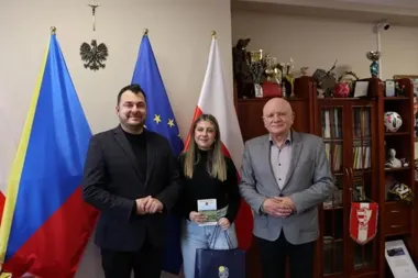 Międzynarodowy staż w Łomży – Hiszpanka rozwija kompetencje kulturalne młodzieży