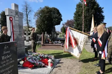 Czterech komendantów upamiętnionych w Łomży. Nowy pomnik zastąpił zużyty monument