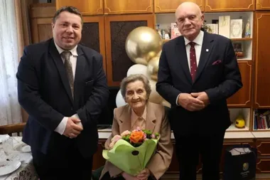 Sto lat Janiny Rogowskiej. W Łomży świętowała z rodziną