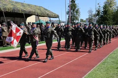 Święto łomżyńskiego pułku. Za defiladą stoi praca, której nie widać