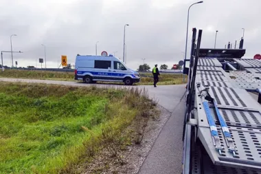 Kontrole ADR w Łomży. Dwa wykroczenia podczas akcji drogówki