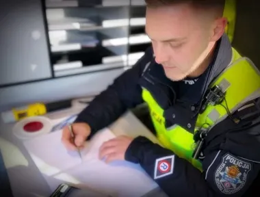 Audi pędziło 122 km/h przez Zaruzie - kierowca stracił prawo jazdy