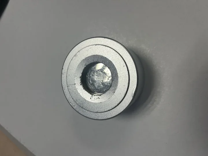 Złodziej elektroniki z narzędziem do rozbrajania zabezpieczeń - trop Suwałki-Łomża