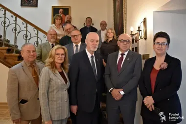 Trzynaście osób przez cztery lata wesprze Muzeum w Drozdowie