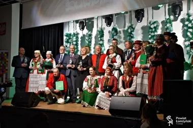 Kurpiki w Lelisie z jubileuszowym gestem dla twórcy nagrody i nowymi laureatami